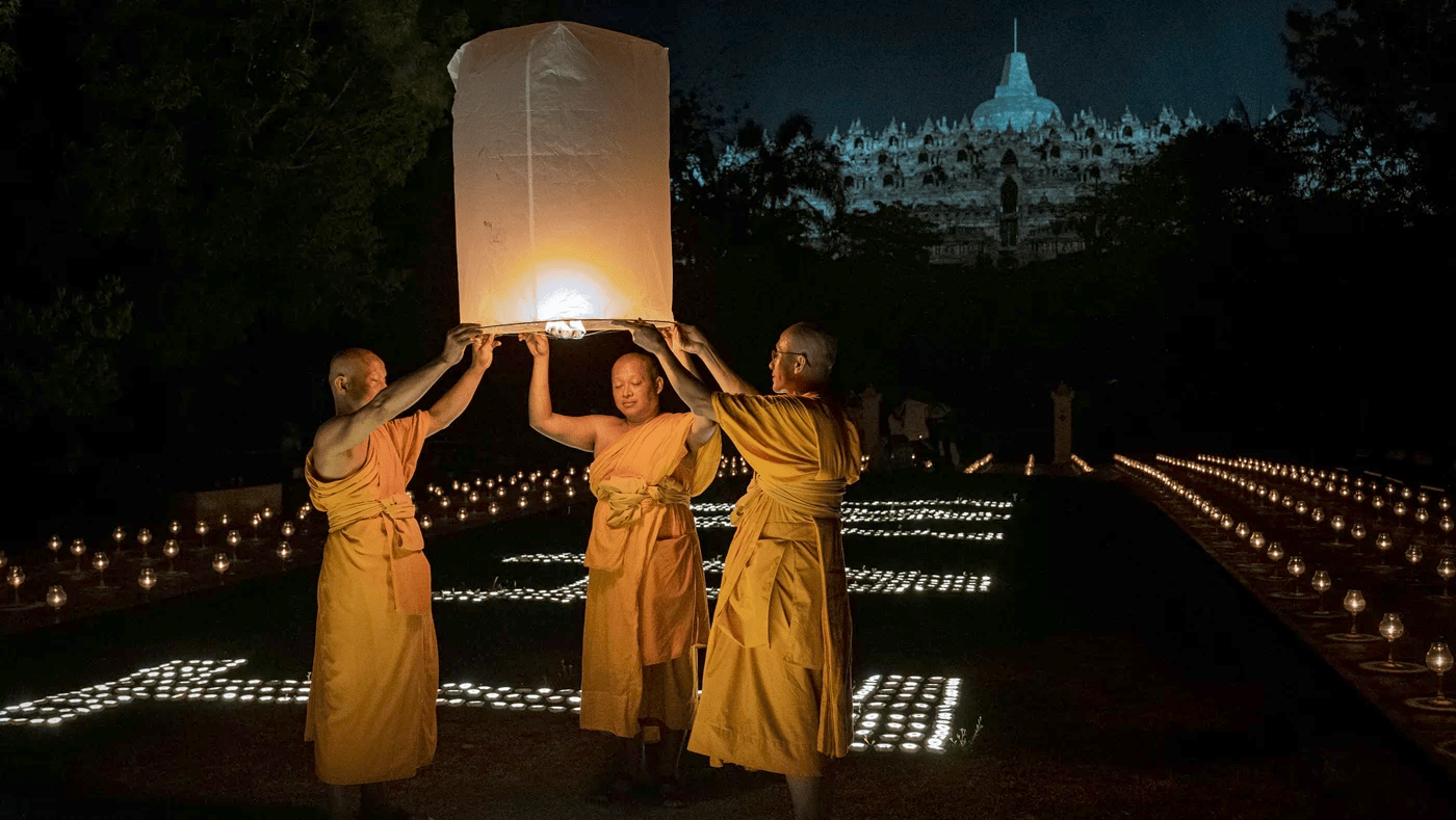 印尼婆羅浮屠寺（Borobudur Temple）的佛教僧侶