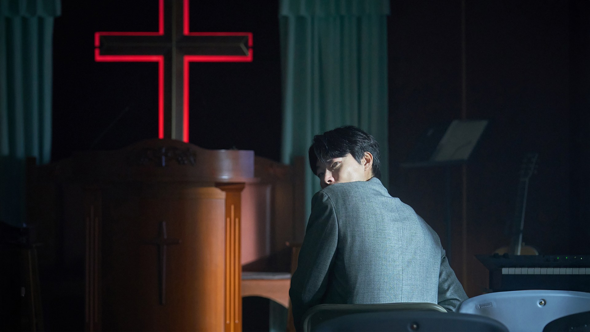 Ryu Jun-yeol as Sung Min-chan in Revelations