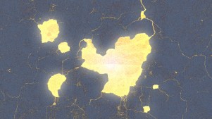 光線透著縫隙閃爍著微光。